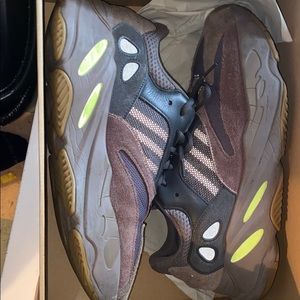 Yeezy Boost 700 “Mauve”